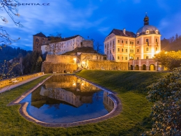 Noční zámek v Bečově nad Teplou